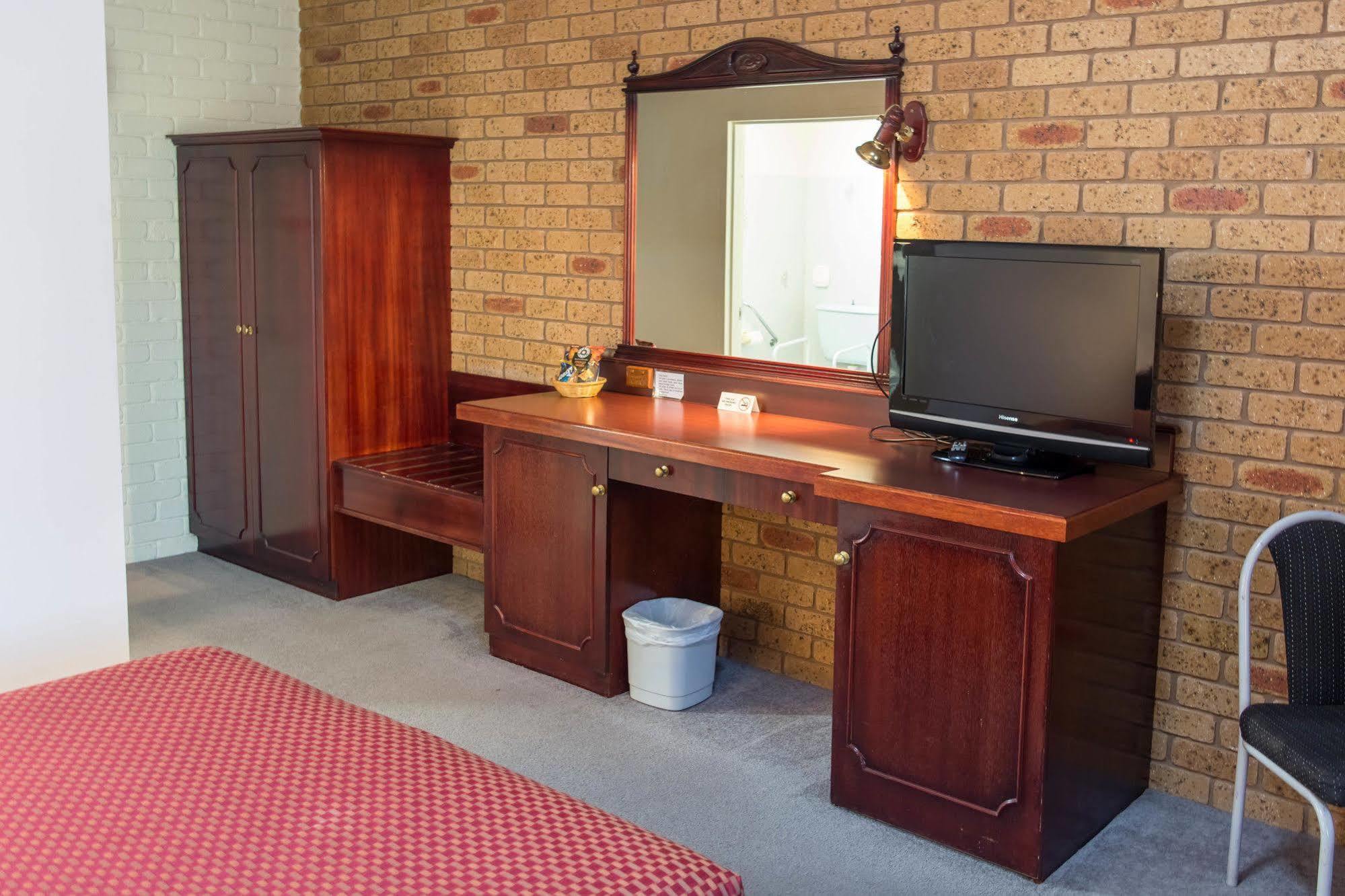 Narrandera Club Motor Inn Dış mekan fotoğraf