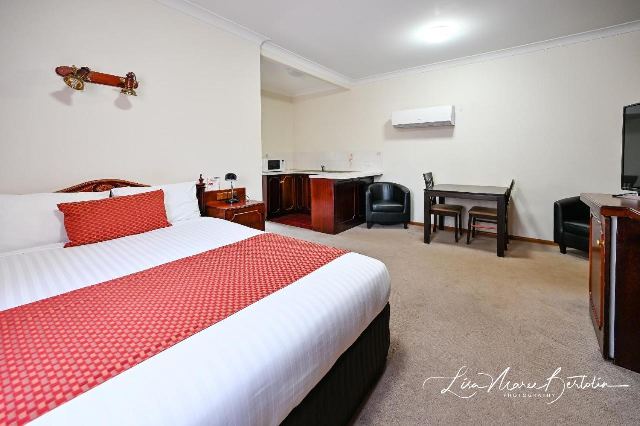 Narrandera Club Motor Inn Dış mekan fotoğraf