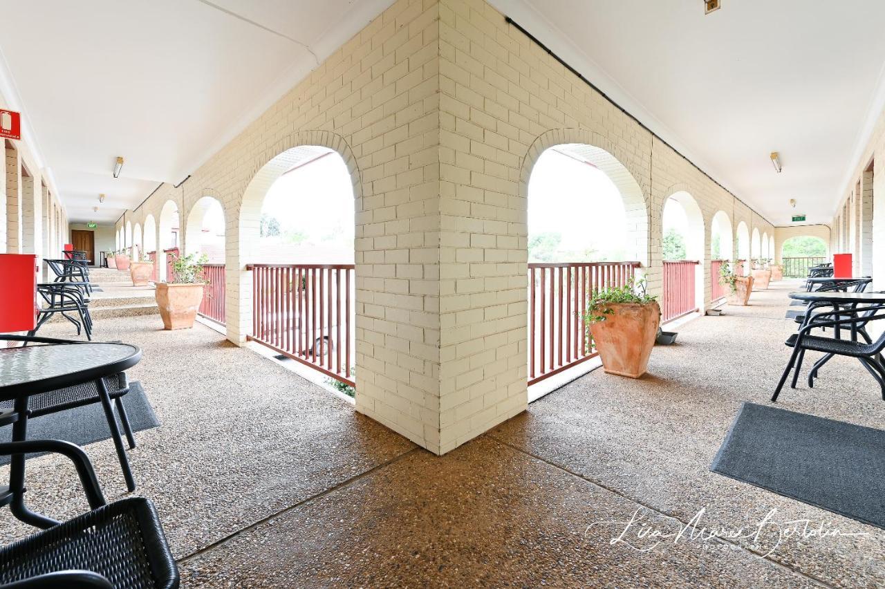 Narrandera Club Motor Inn Dış mekan fotoğraf
