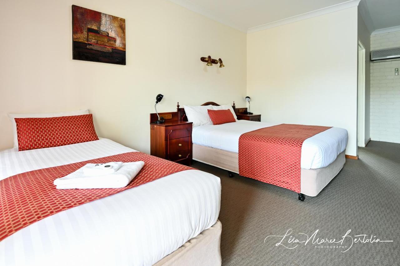 Narrandera Club Motor Inn Dış mekan fotoğraf