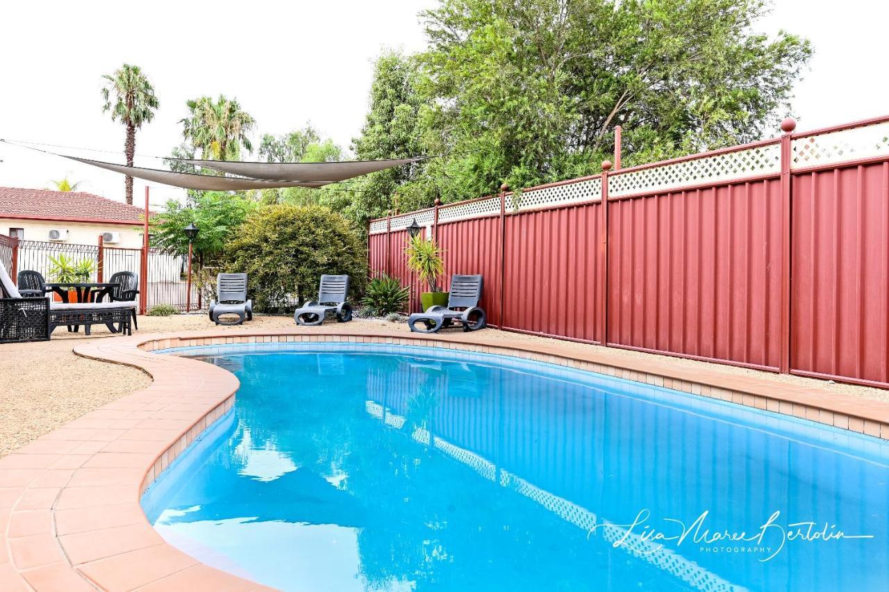 Narrandera Club Motor Inn Dış mekan fotoğraf