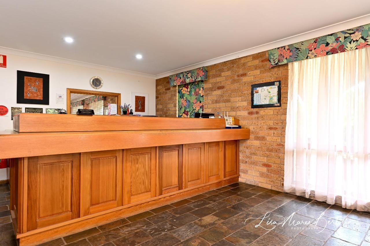 Narrandera Club Motor Inn Dış mekan fotoğraf